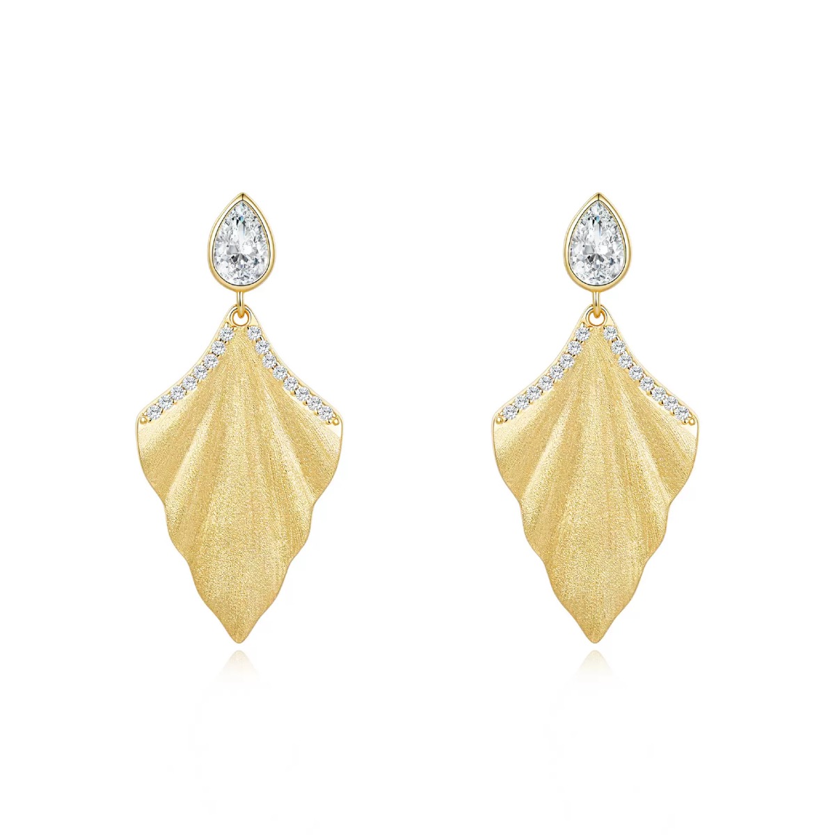 FirstMadam 18K Gold Plated Fan Shaped Leaf Stud Moissanite Earrings