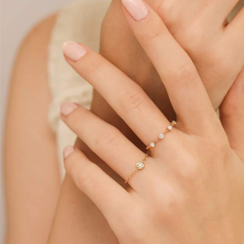 FirstMadam 18K Solid Gold Bezel Set Diamond Chain Ring (5) FirstMadam 18K Solid Gold Bezel Set Diamond Chain Ring