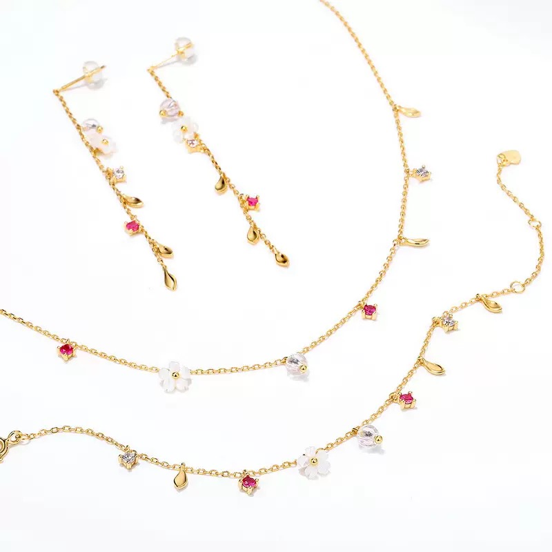 FirstMadam Daily Wear Gold Plated Charm Pendant Chain for Girl FirstMadam Daily Wear Gold Plated Charm Pendant Chain for Girl