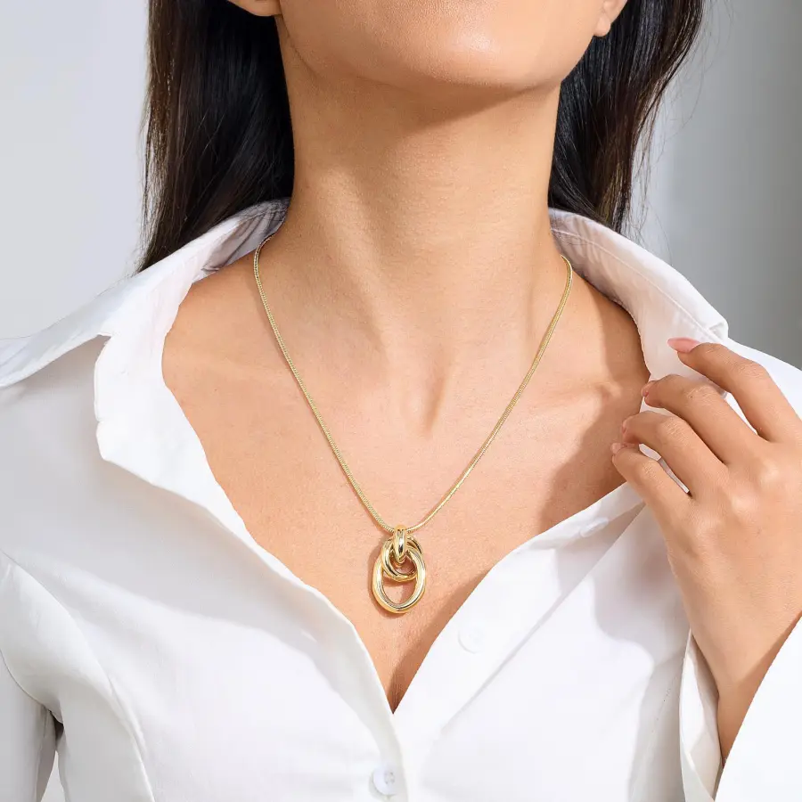 FirstMadam Custom 18K Yellow Gold Knot Pendant Necklace Wholesale Price (1) FirstMadam Custom 18K Yellow Gold Knot Pendant Necklace Wholesale Price