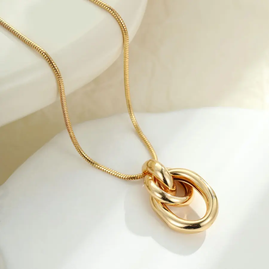 FirstMadam Custom 18K Yellow Gold Knot Pendant Necklace Wholesale Price (2) FirstMadam Custom 18K Yellow Gold Knot Pendant Necklace Wholesale Price