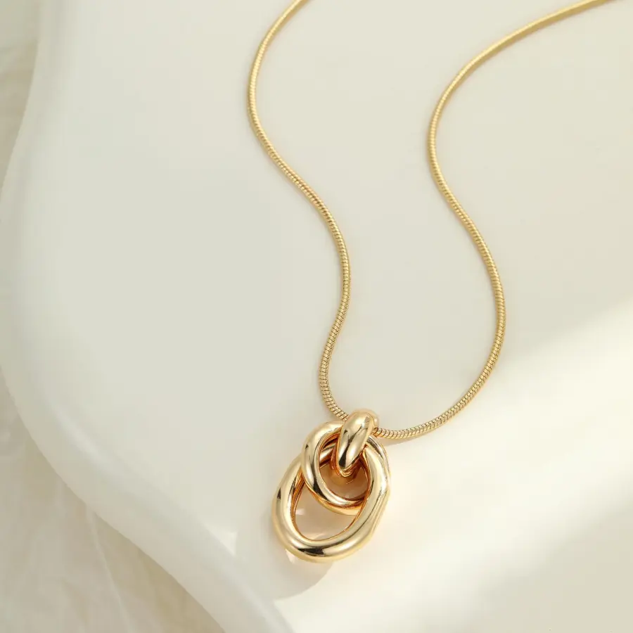 FirstMadam Custom 18K Yellow Gold Knot Pendant Necklace Wholesale Price (3) FirstMadam Custom 18K Yellow Gold Knot Pendant Necklace Wholesale Price