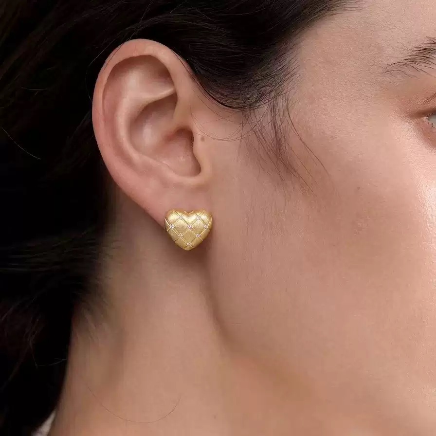FirstMadam Heart Shape Moissanite Brushed Gold Plated Earrings (4) FirstMadam Heart Shape Moissanite Brushed Gold Plated Earrings