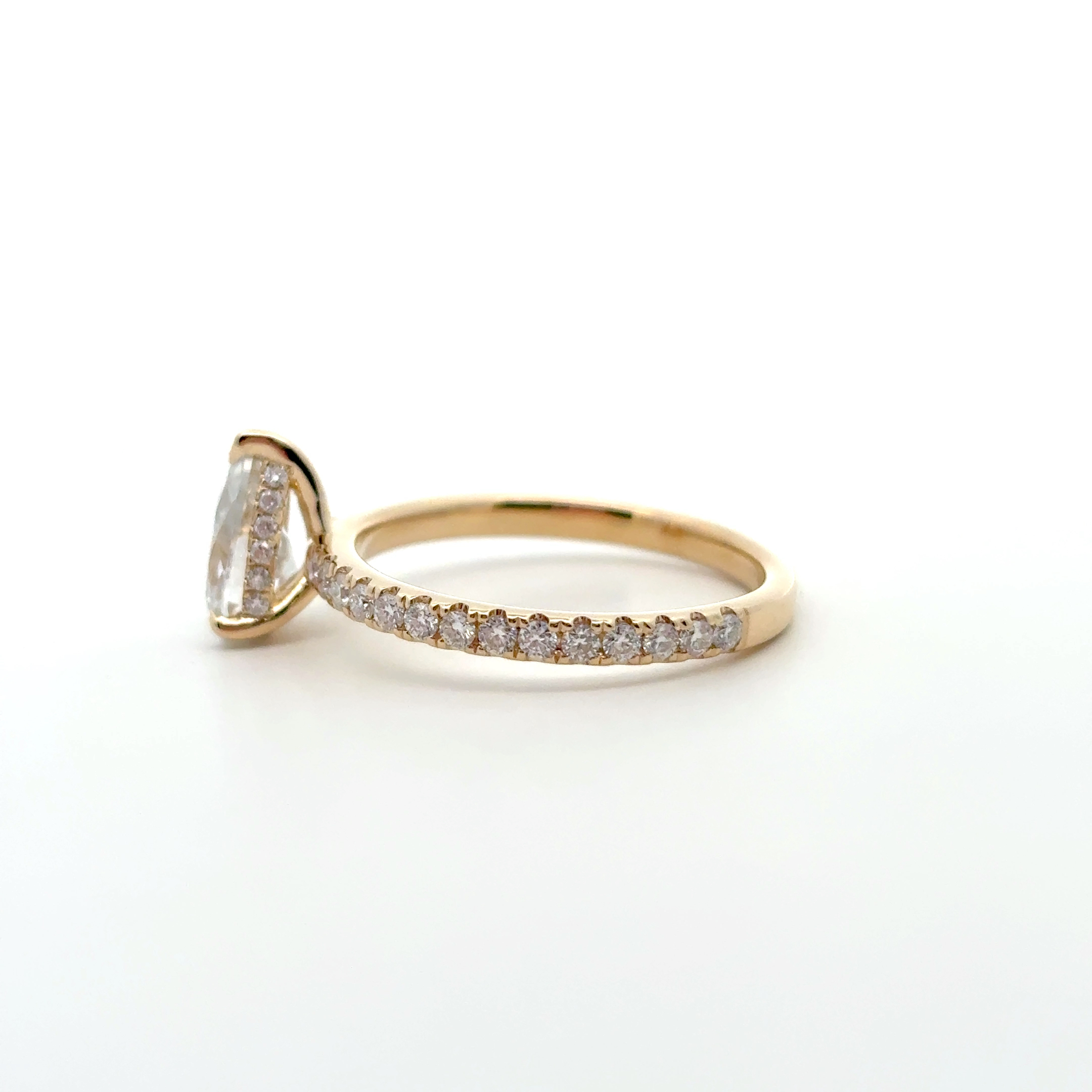 FirstMadam 14K Solid Gold Pear Cut Solitaire 2CT Moissanite Engagement Ring FirstMadam 14K Solid Gold Pear Cut Solitaire 2CT Moissanite Engagement Ring